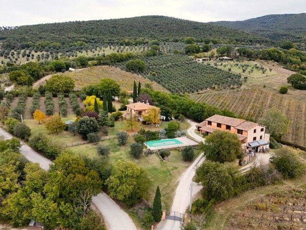 casale in vendita a Montecchio