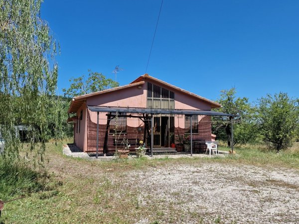 casa indipendente in vendita a Montecchio in zona Melezzole
