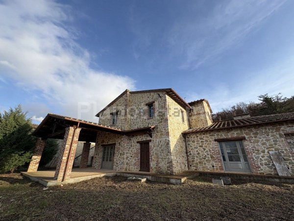 casale in vendita a Montecchio