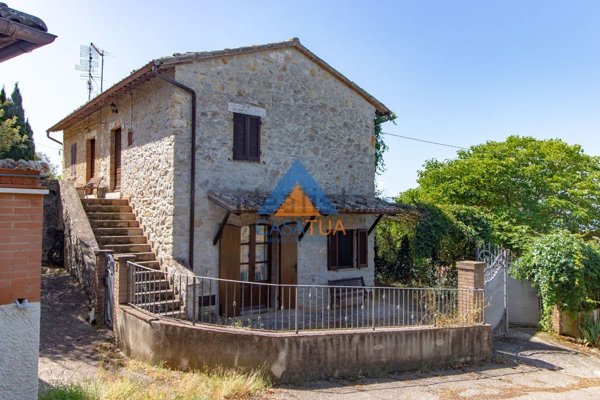 casale in vendita a Montecchio in zona Prato Giardino