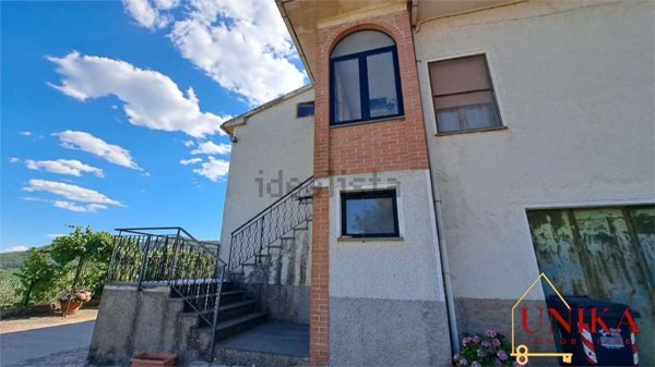 casa indipendente in vendita a Montecchio in zona Melezzole