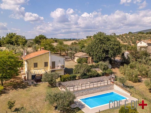 casa indipendente in vendita a Montecchio