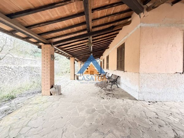 casa indipendente in vendita a Montecchio
