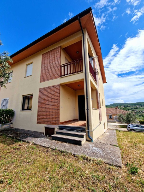 casa indipendente in vendita a Montecchio