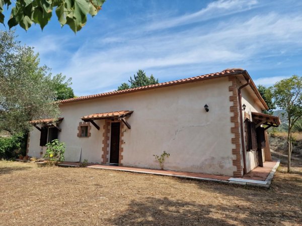 casa indipendente in vendita a Montecchio