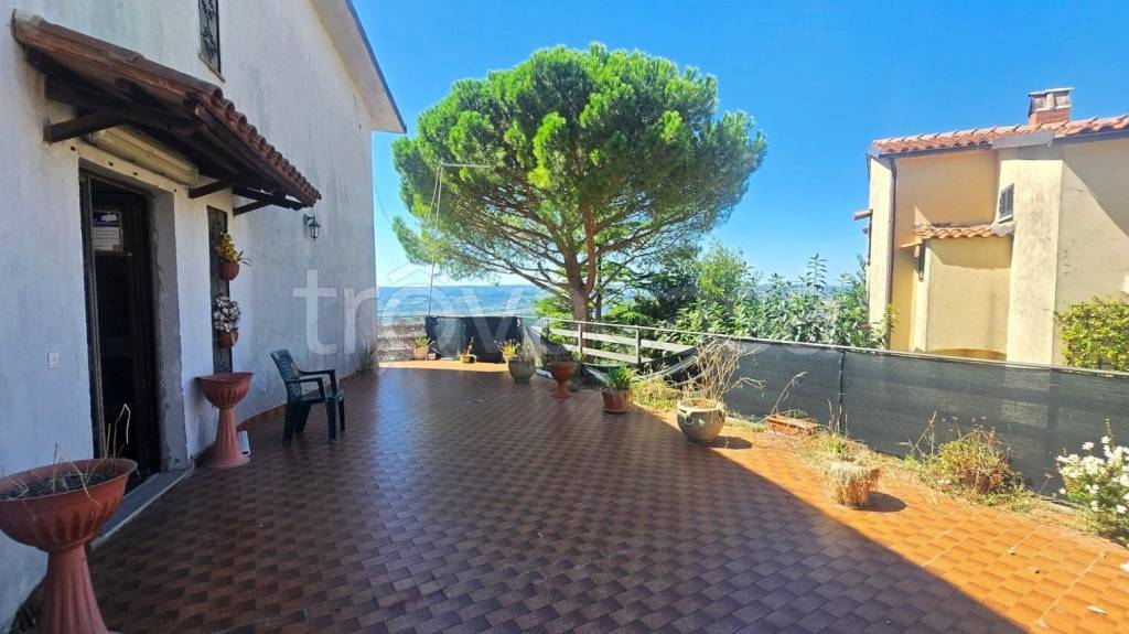 casa indipendente in vendita a Montecchio