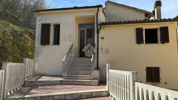 casa semindipendente in vendita a Montecchio in zona San Rocco