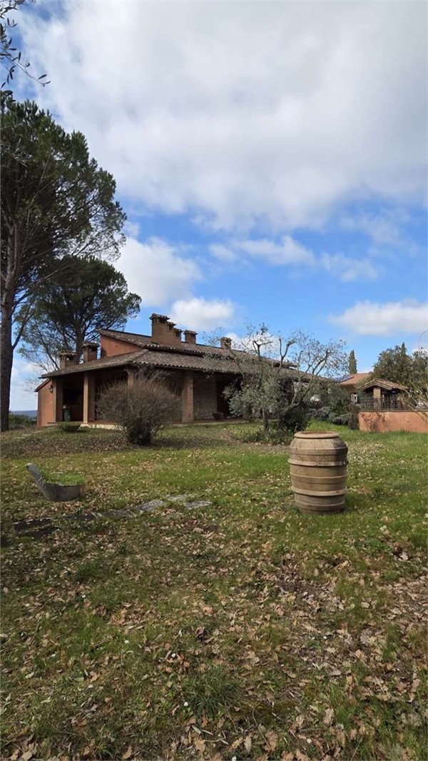 casa indipendente in vendita a Montecchio