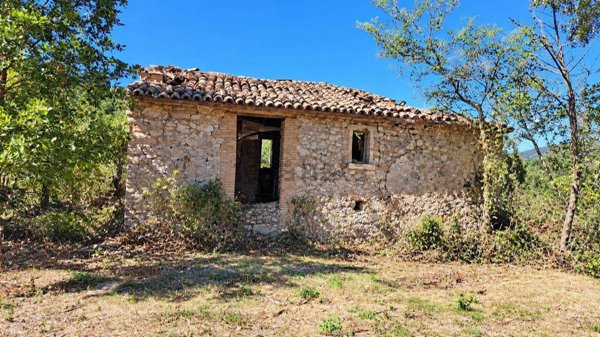casale in vendita a Montecchio in zona Melezzole