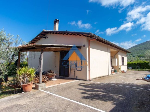 casa indipendente in vendita a Montecchio