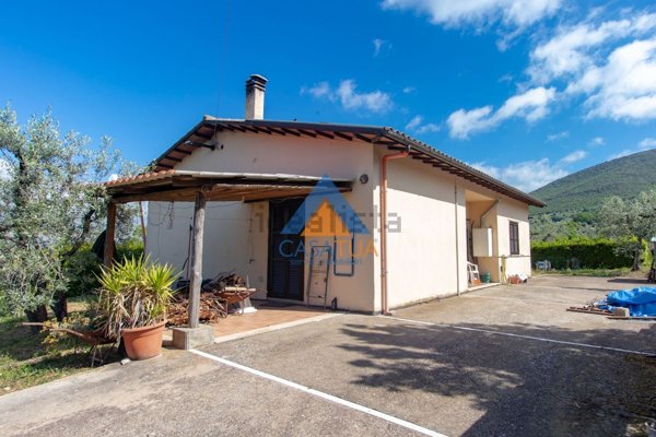 casa indipendente in vendita a Montecchio
