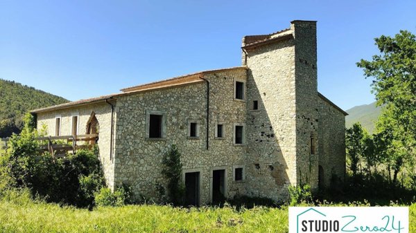 casale in vendita a Montecchio