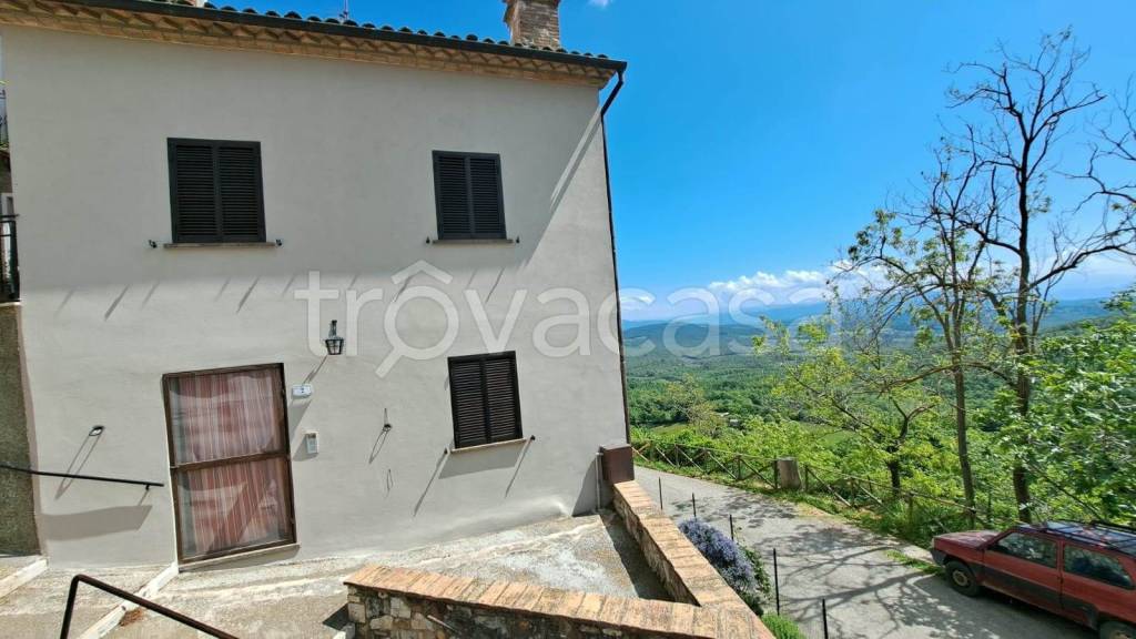 casa indipendente in vendita a Montecchio in zona Melezzole