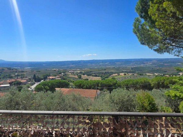casa indipendente in vendita a Montecchio