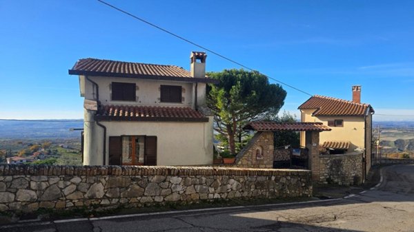 casa indipendente in vendita a Montecchio
