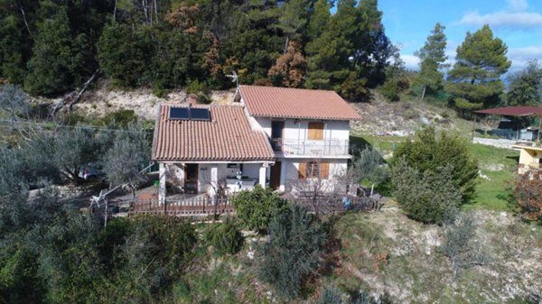 casa indipendente in vendita a Montefranco