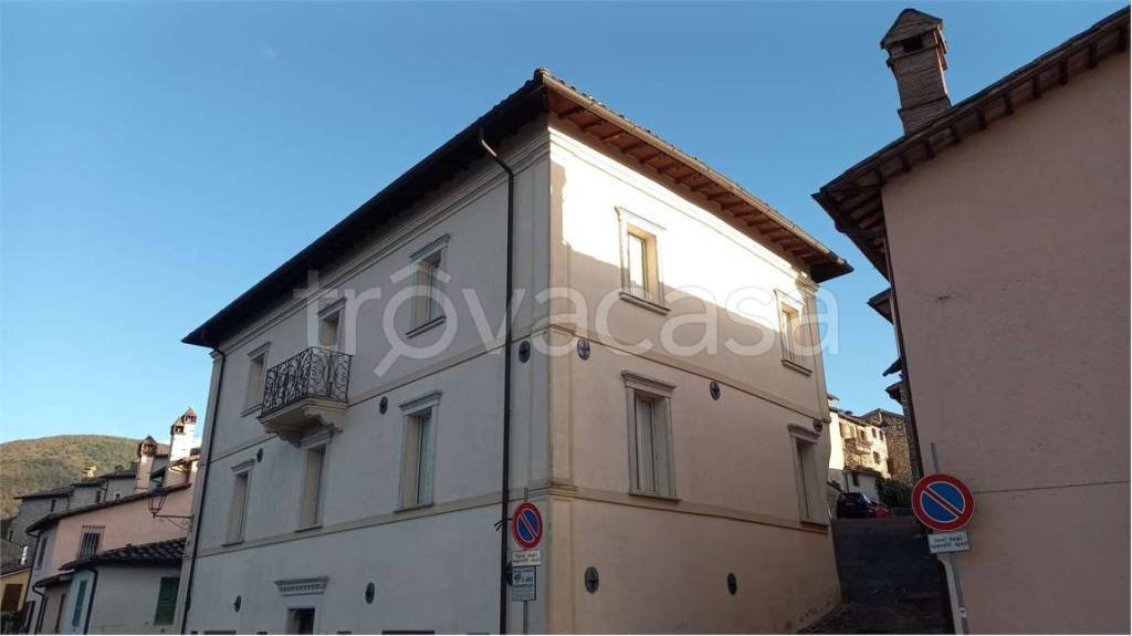 casa indipendente in vendita a Montefranco