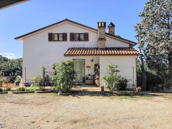 casa indipendente in vendita a Montefranco