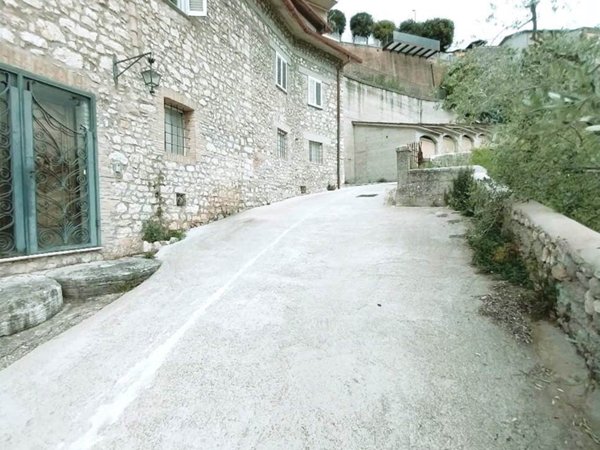 locale di sgombero in vendita a Montefranco