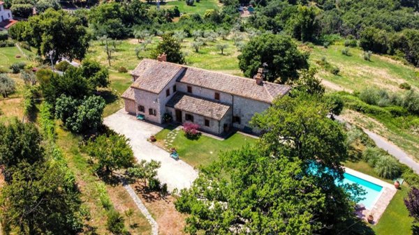 casa indipendente in vendita a Montefranco