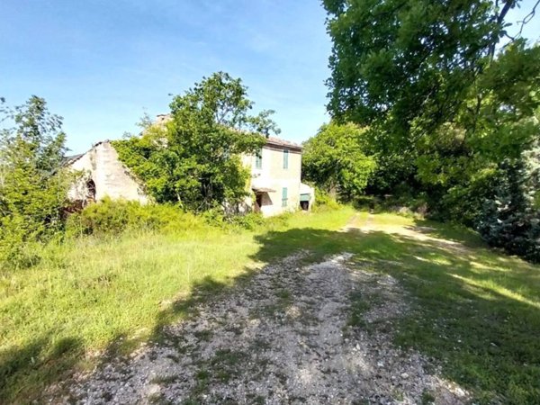 casa indipendente in vendita a Montefranco