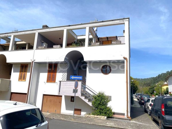 casa indipendente in vendita a Montefranco in zona Fontechiaruccia