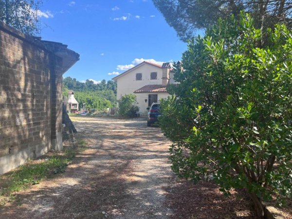 casa indipendente in vendita a Montefranco