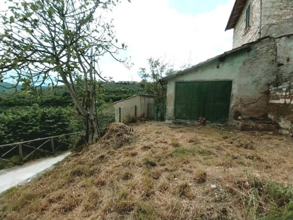 locale di sgombero in vendita a Montefranco in zona Fontechiaruccia