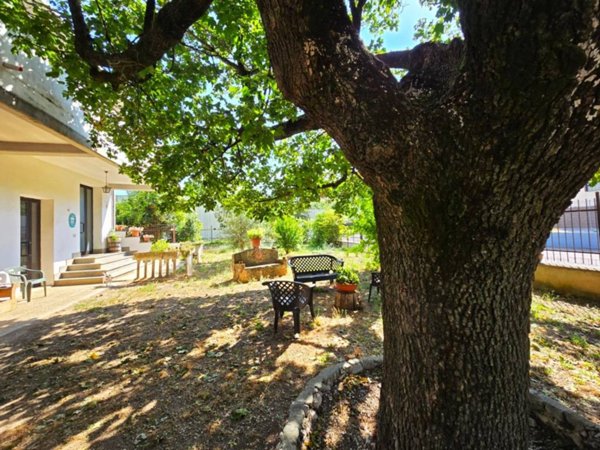 casa indipendente in vendita a Montefranco in zona Fontechiaruccia