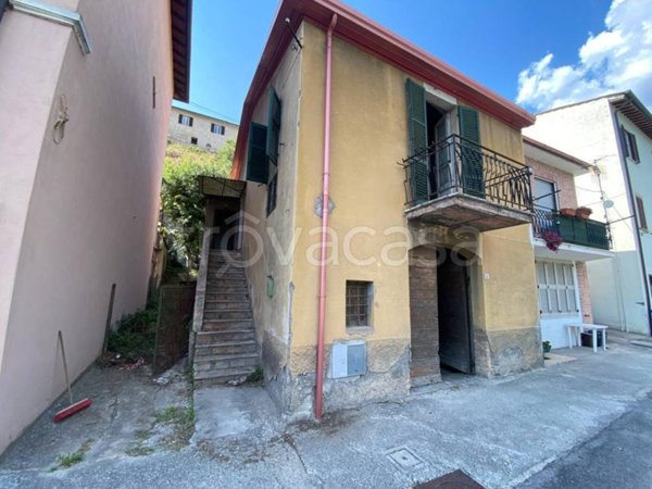 casa indipendente in vendita a Montefranco in zona Fontechiaruccia