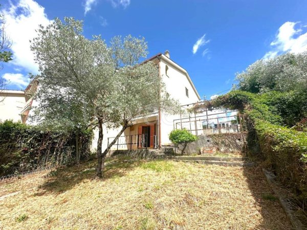 casa indipendente in vendita a Montefranco