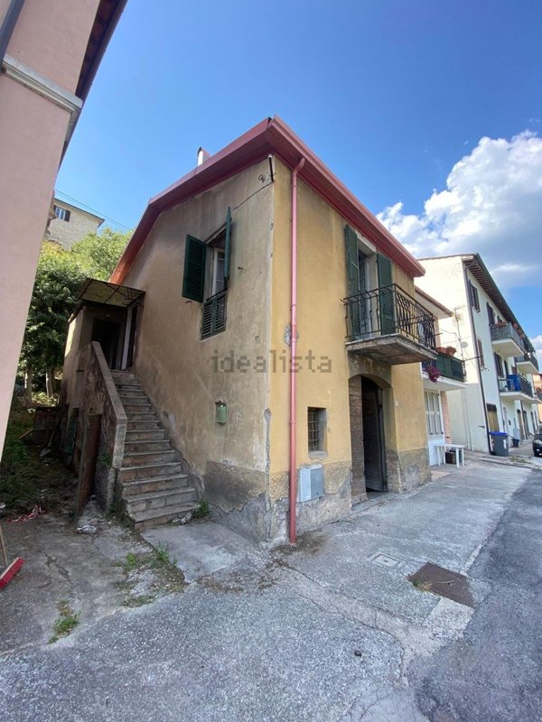 casa semindipendente in vendita a Montefranco in zona Fontechiaruccia
