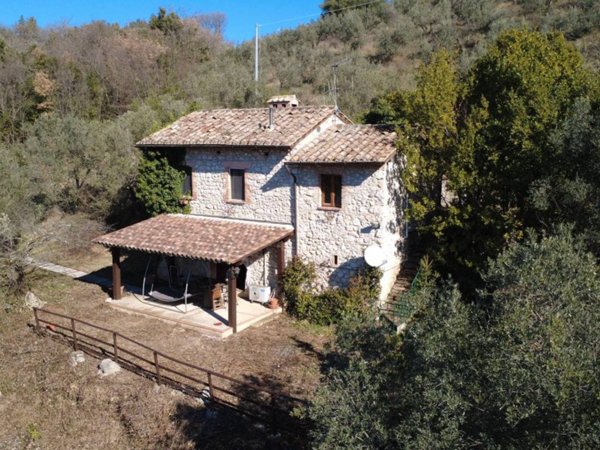 casa indipendente in vendita a Montefranco