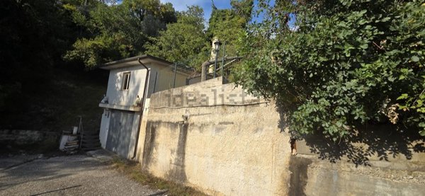 casa indipendente in vendita a Montefranco in zona Fontechiaruccia