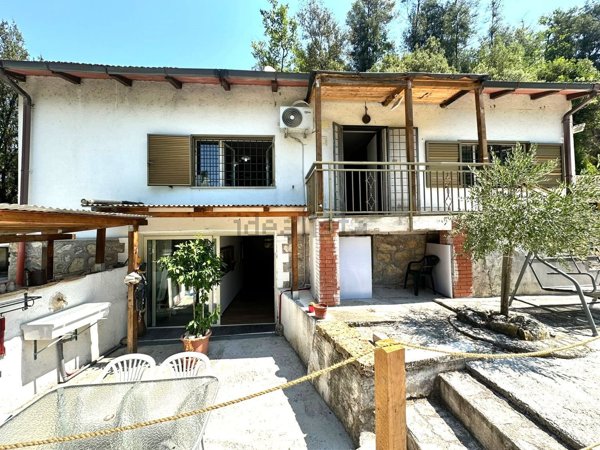 casa indipendente in vendita a Montefranco in zona Varcone