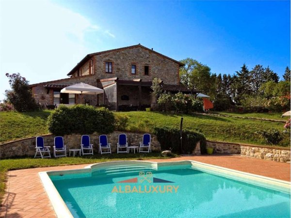 casa indipendente in vendita a Montegabbione
