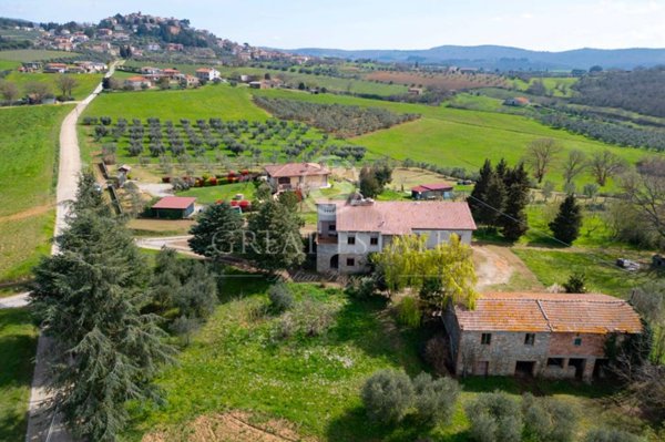 casa indipendente in vendita a Montegabbione