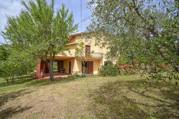 casa indipendente in vendita a Montegabbione