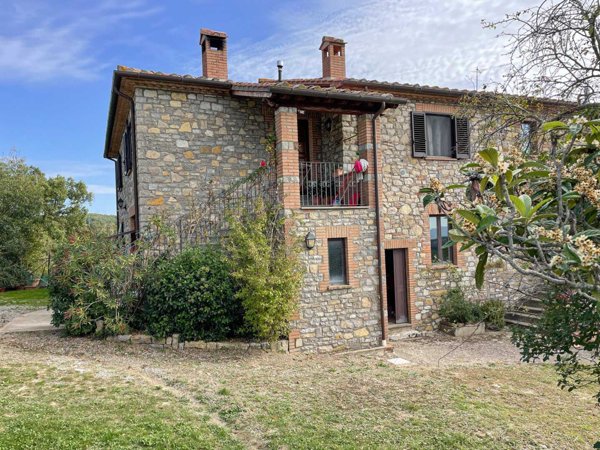 casa indipendente in vendita a Montegabbione