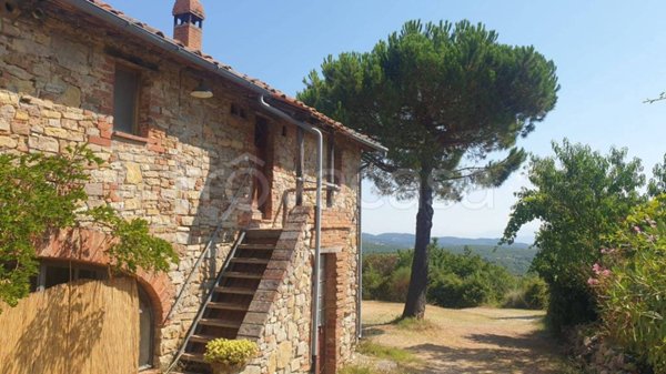 casa indipendente in vendita a Montegabbione