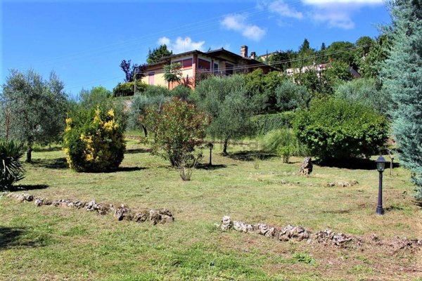 casa indipendente in vendita a Montegabbione