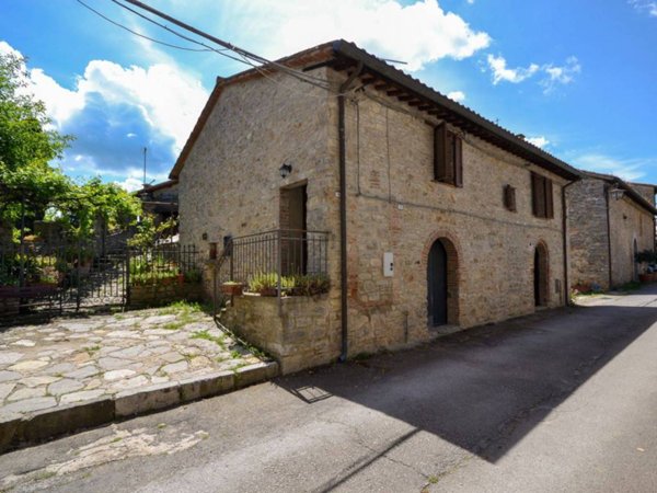 casa indipendente in vendita a Montegabbione