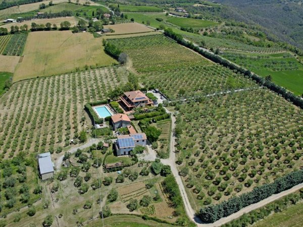 casa indipendente in vendita a Montegabbione