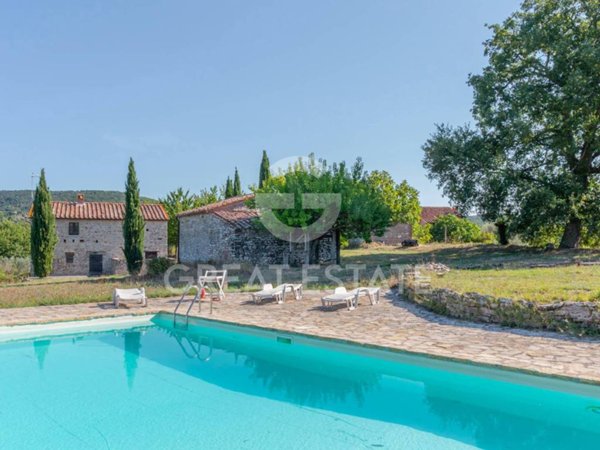 casa indipendente in vendita a Montegabbione