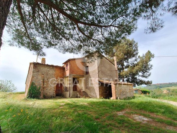 casa indipendente in vendita a Montegabbione