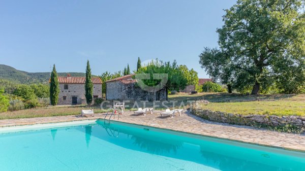 casa indipendente in vendita a Montegabbione