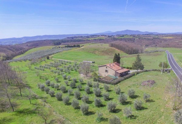 casa indipendente in vendita a Montegabbione