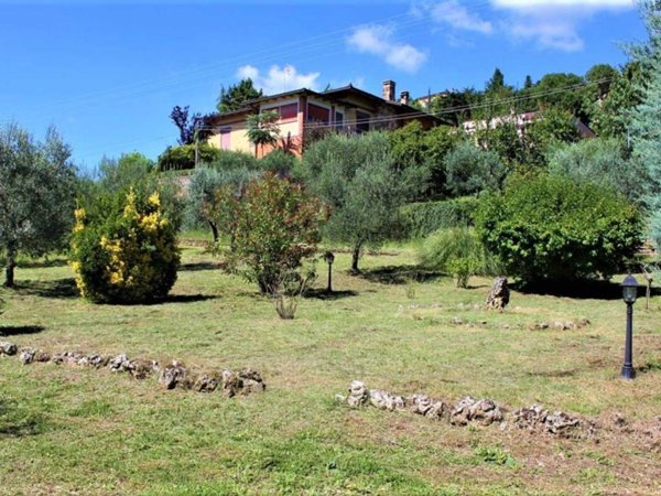 casa indipendente in vendita a Montegabbione