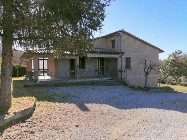 casa indipendente in vendita a Montegabbione