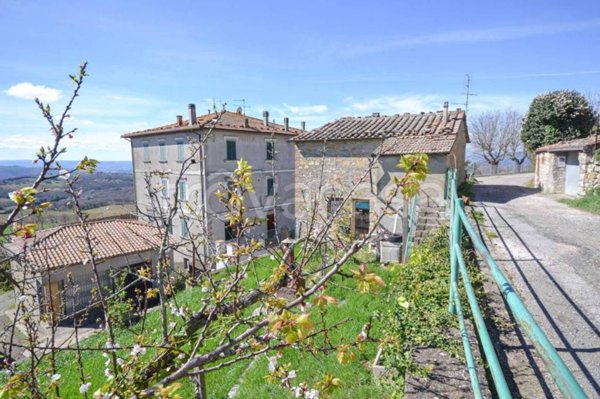 casa indipendente in vendita a Montegabbione